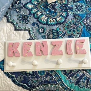 Custom Peg Hanger “KENZIE”